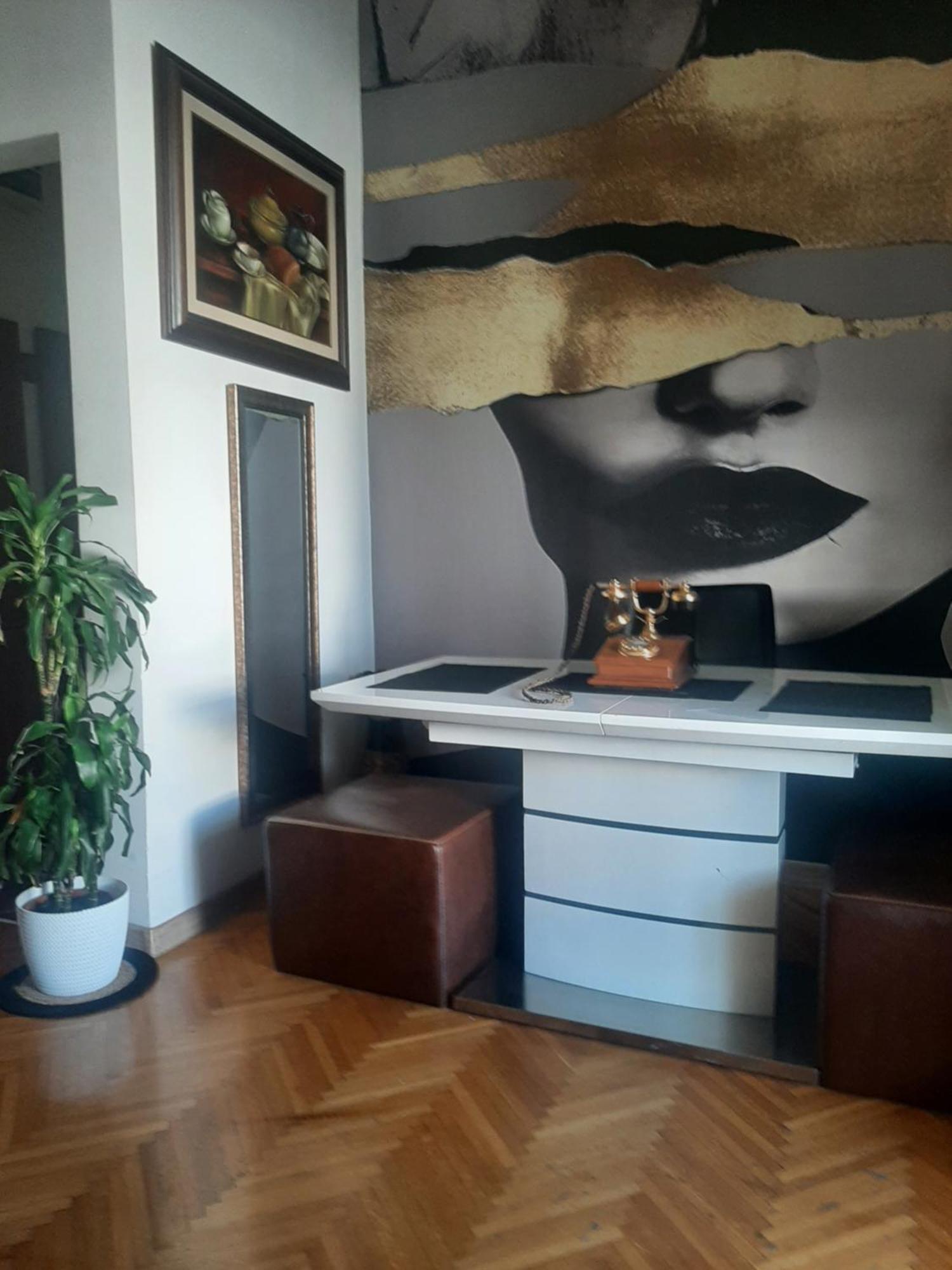 Stylish King Downtown Apartment Podgorica Exterior photo
